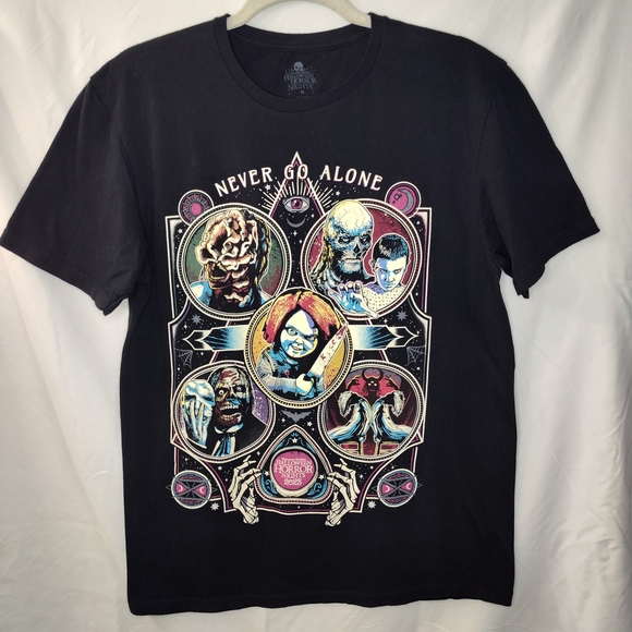 Universal Studios Halloween Horror Nights HHN Never Go Alone T Shirt 2023 Medium - Picture 1 of 4
